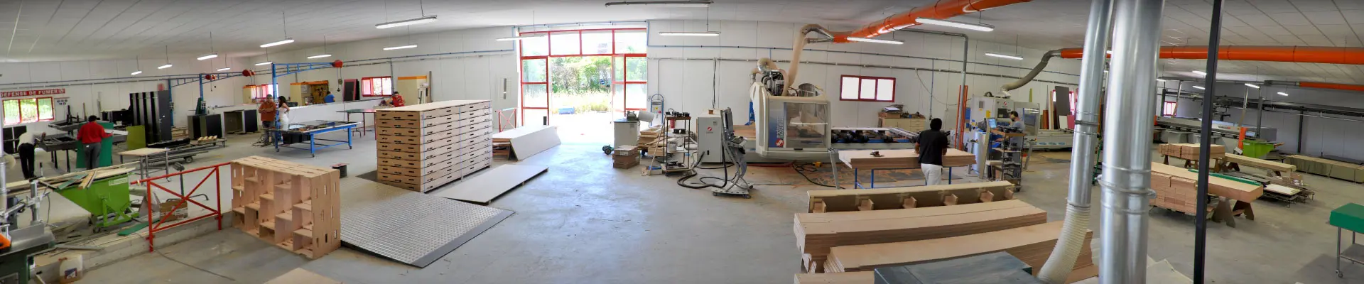 Vue panoramique de notre atelier de fabrication à Sarrians dans le Vaucluse