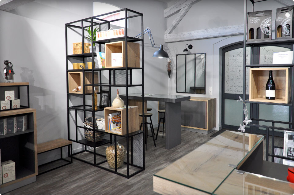 REYNIER Agenceur caveau dégustation accueil client bar et présentoir