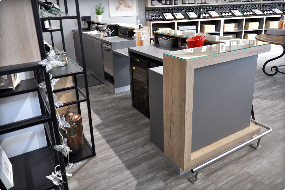 REYNIER Agenceur caveau dégustation aménagement comptoir bar