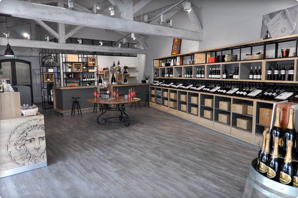 REYNIER Agenceur caveau dégustation espace d'accueil