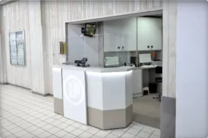 Accueil caisse centrale au Centre Leclerc de Bollène